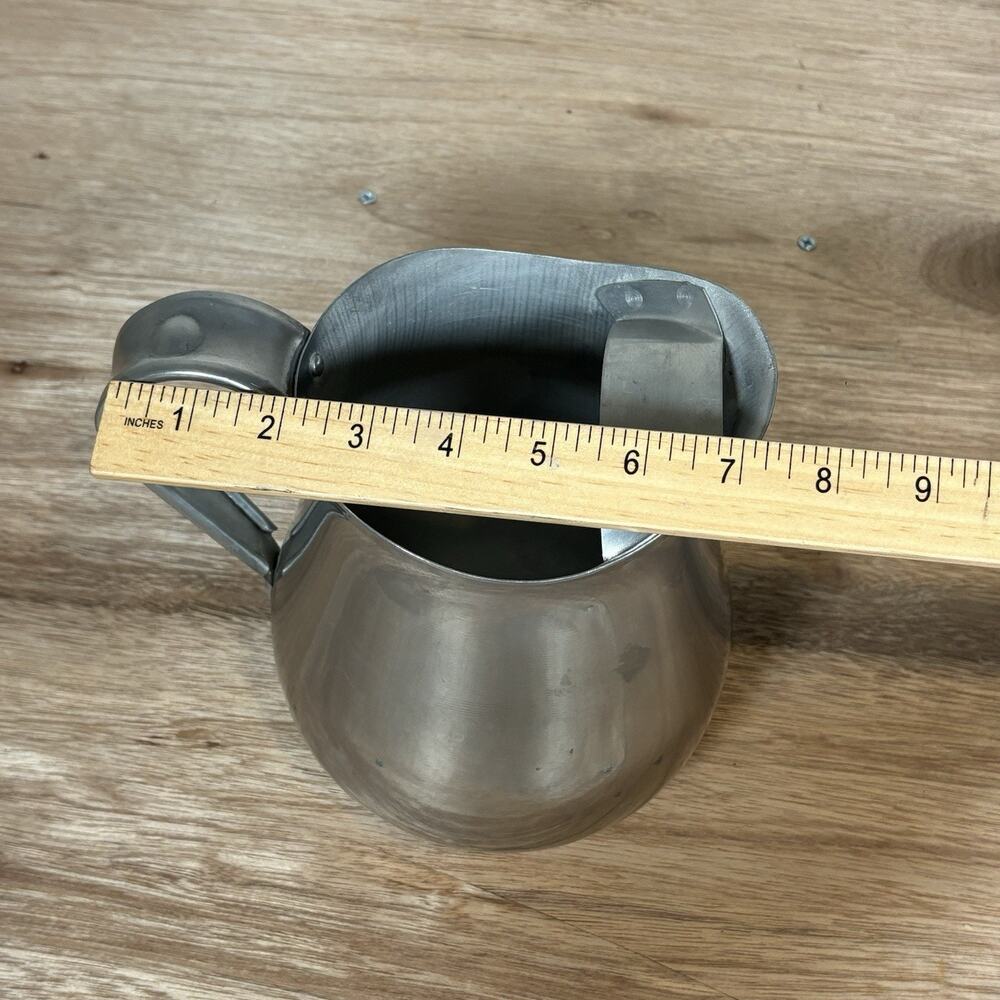 Vintage Vollrath Aluminum Water Pitcher with Ice Guard 68174 Discontinued 2.5QT - Picture 7 of 8